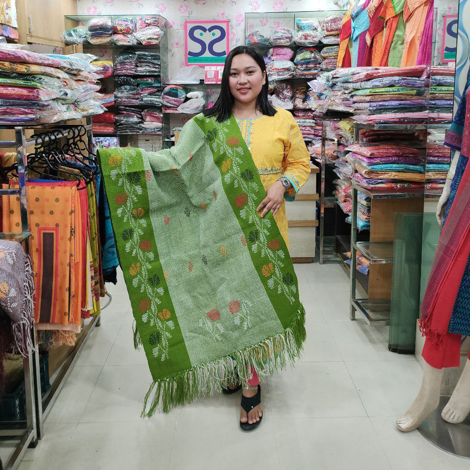 Lotapata Shawl by Waist Loom