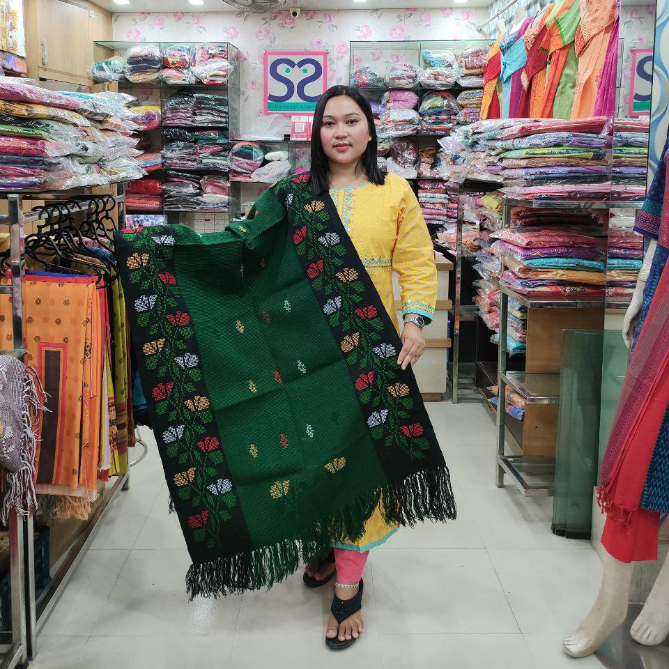 Lotapata Shawl by Waist Loom